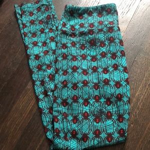 OS spider Lularoe leggings